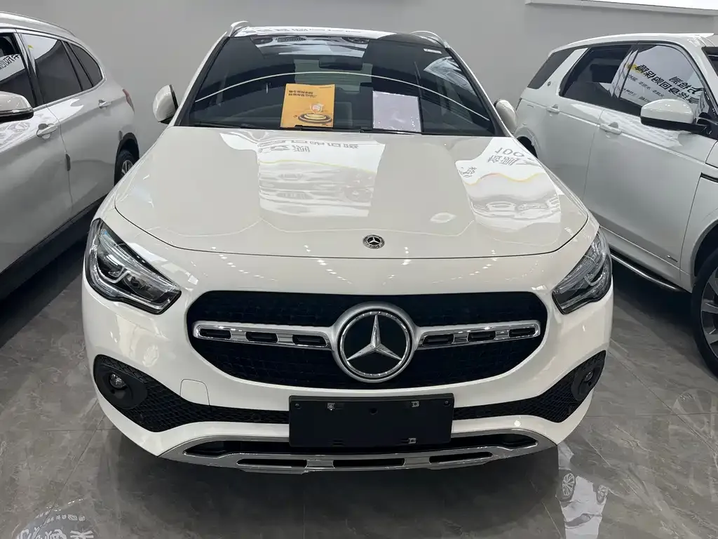 Mercedes-Benz GLA — фото 1