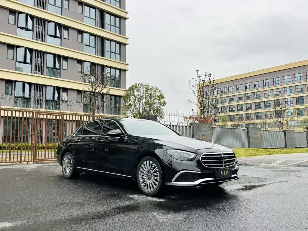 Mercedes-Benz E-Class — фото 8