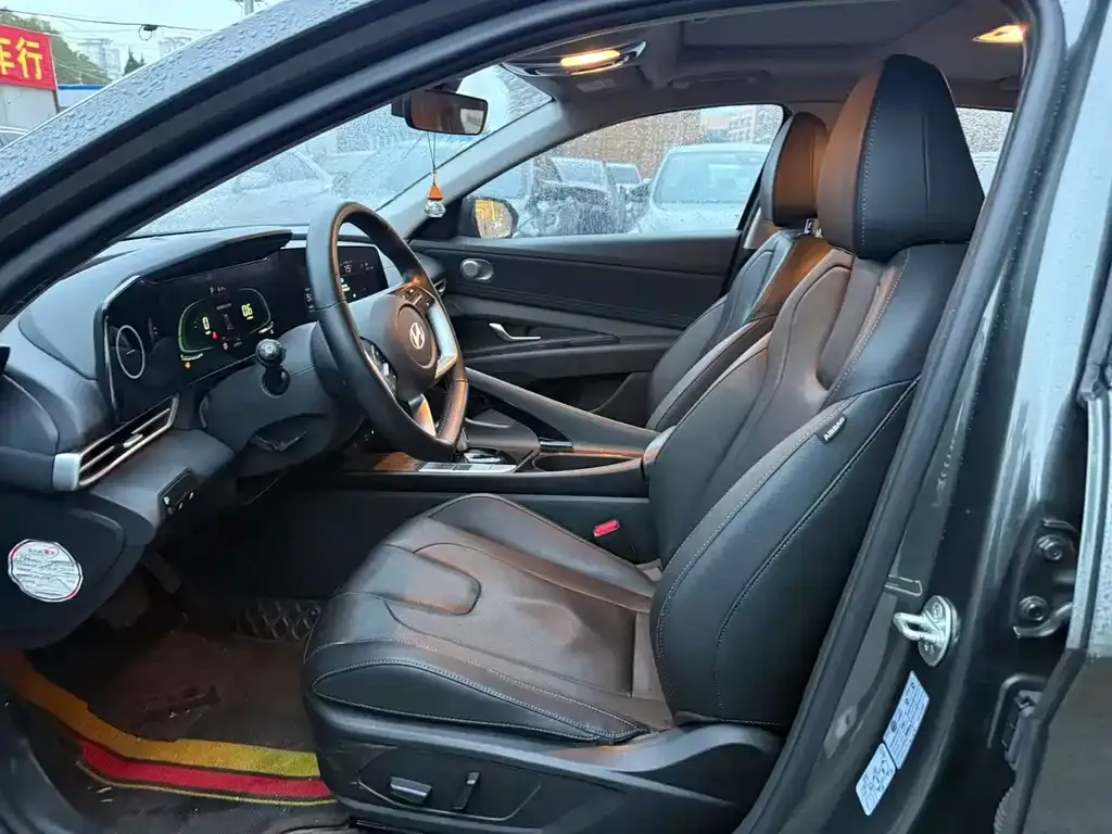 Hyundai Elantra 2023 из CN, фото 4
