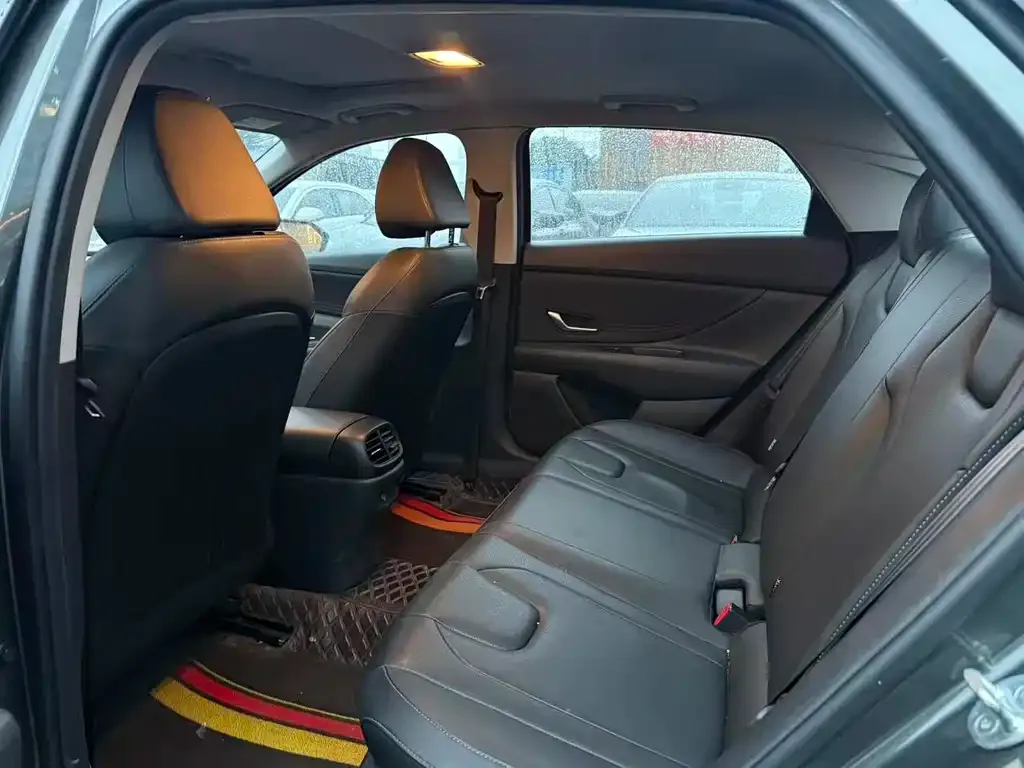 Hyundai Elantra 2023 из CN, фото 3