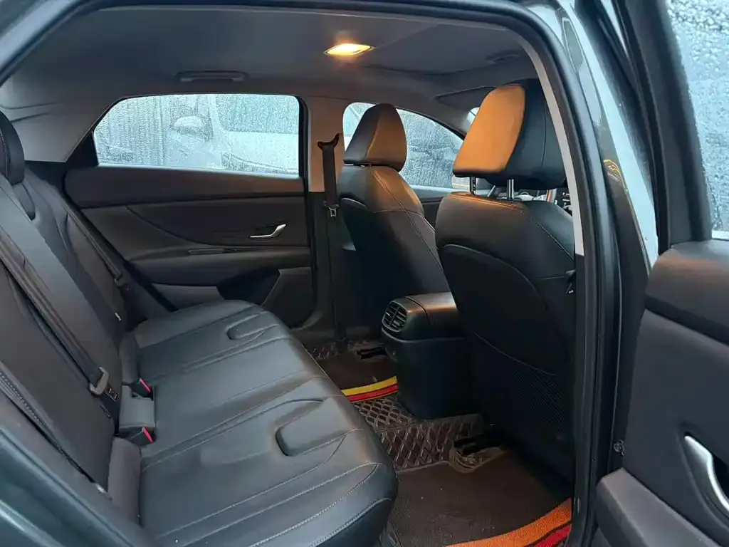 Hyundai Elantra 2023 из CN, фото 2
