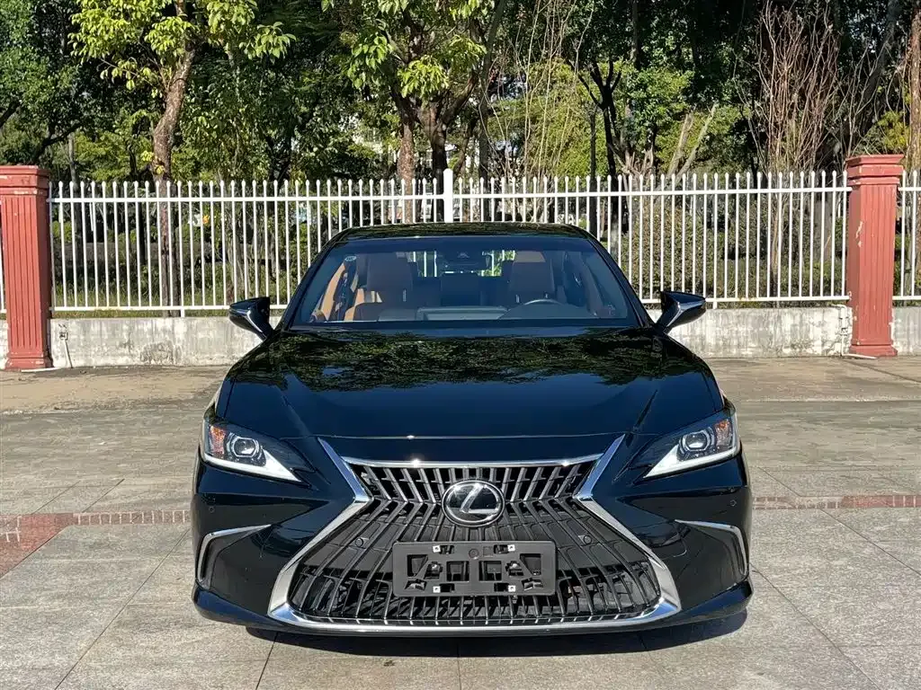 Lexus ES — фото 4