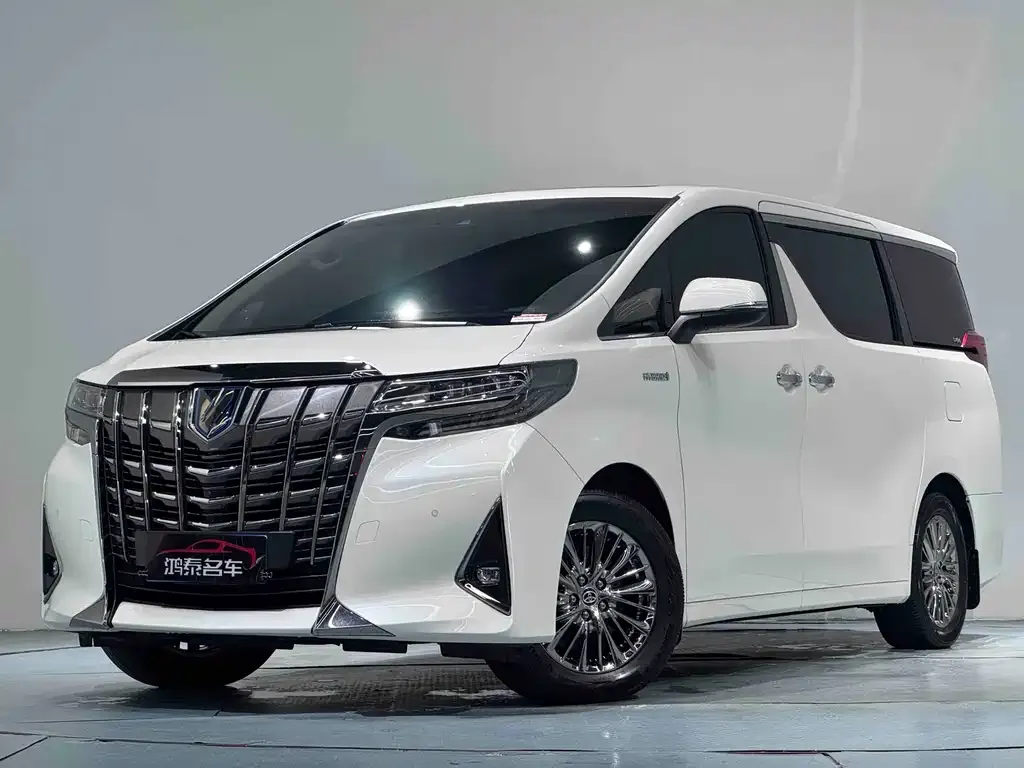 Toyota Alphard — фото 1