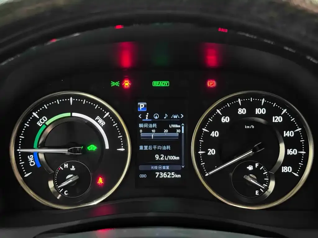 Toyota Alphard — фото 3