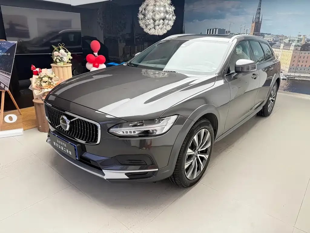 Volvo V90 — фото 1