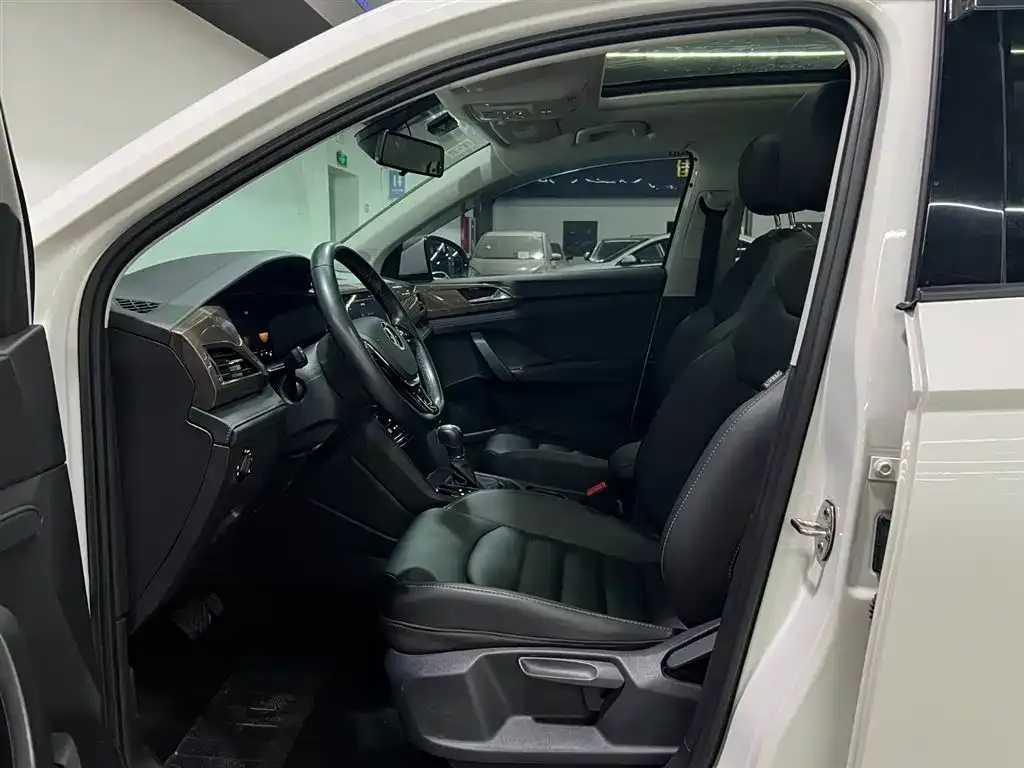 Volkswagen Tharu 2022 из CN, фото 8