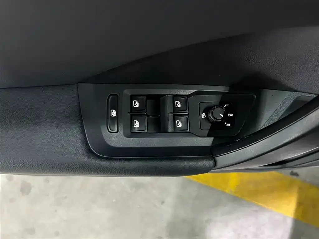 Volkswagen Tharu 2022 из CN, фото 9