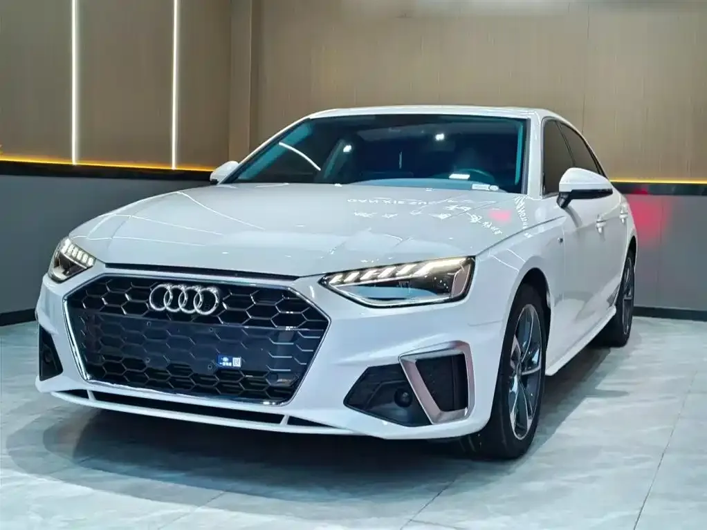 Audi A4L 2022 из CN, фото 1