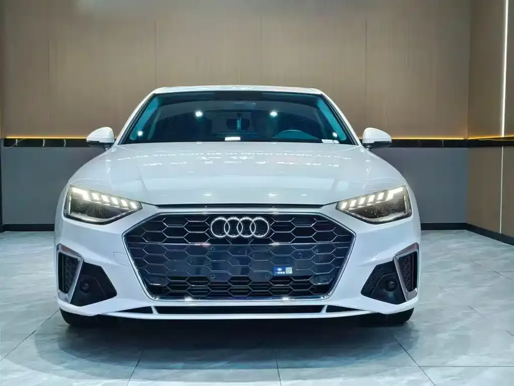 Audi A4L 2022 из CN, фото 4