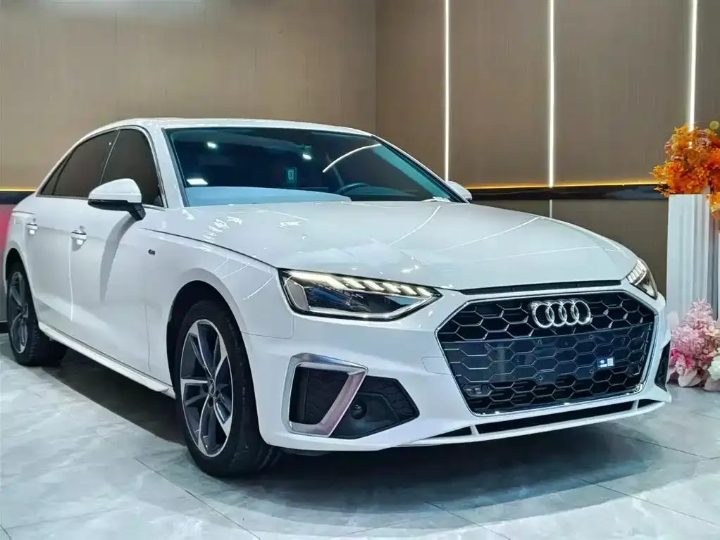 Audi A4L 2022 из CN, фото 6