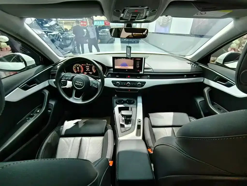 Audi A4L 2022 из CN, фото 7