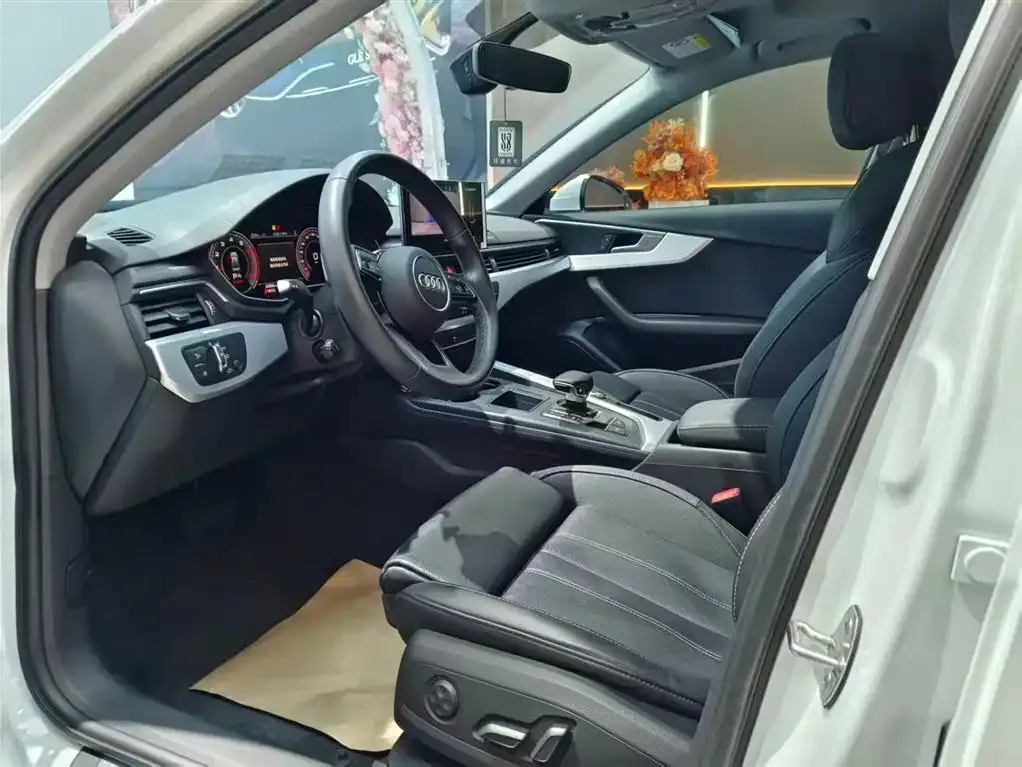 Audi A4L 2022 из CN, фото 8