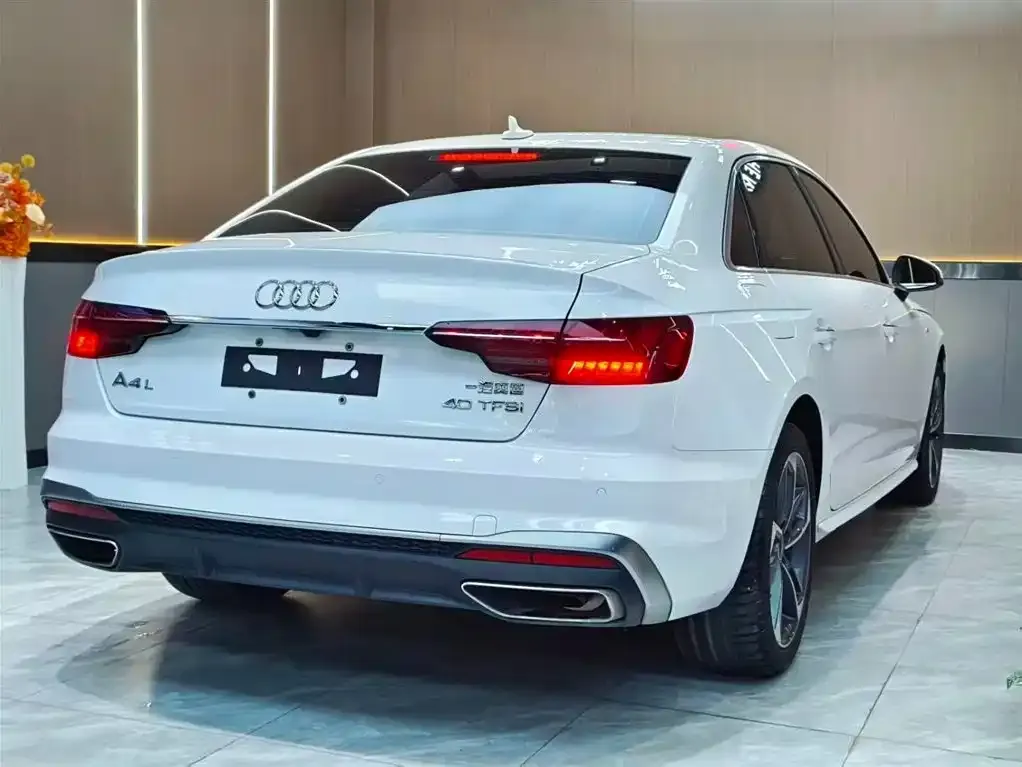 Audi A4L 2022 из CN, фото 5