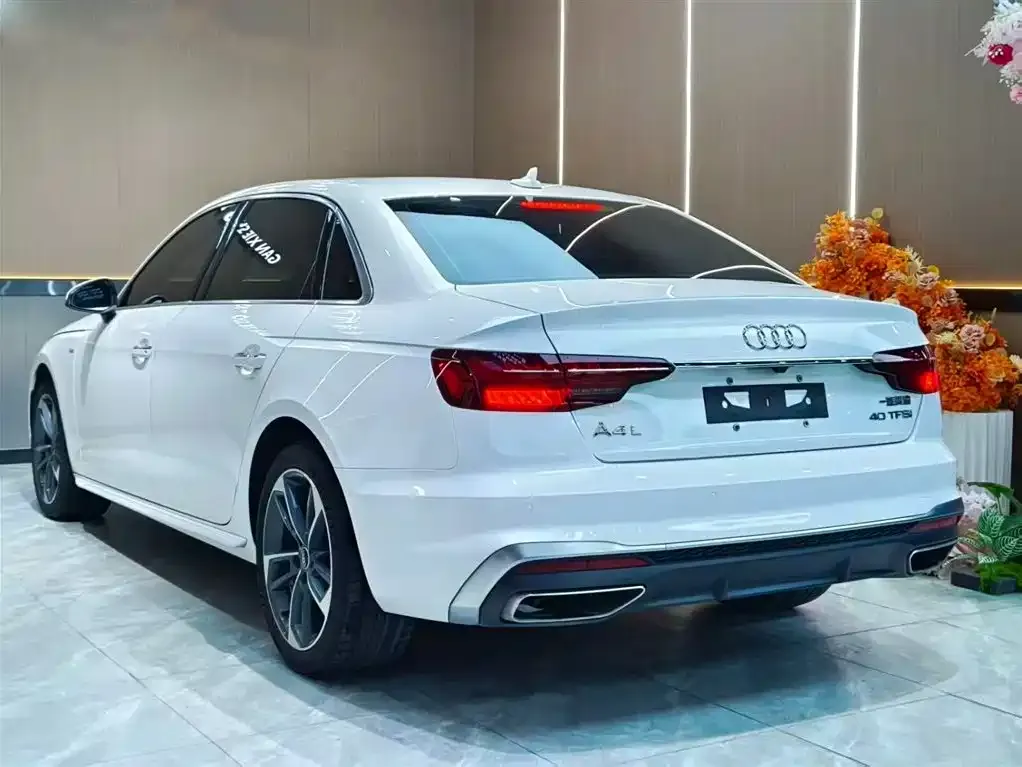 Audi A4L 2022 из CN, фото 3