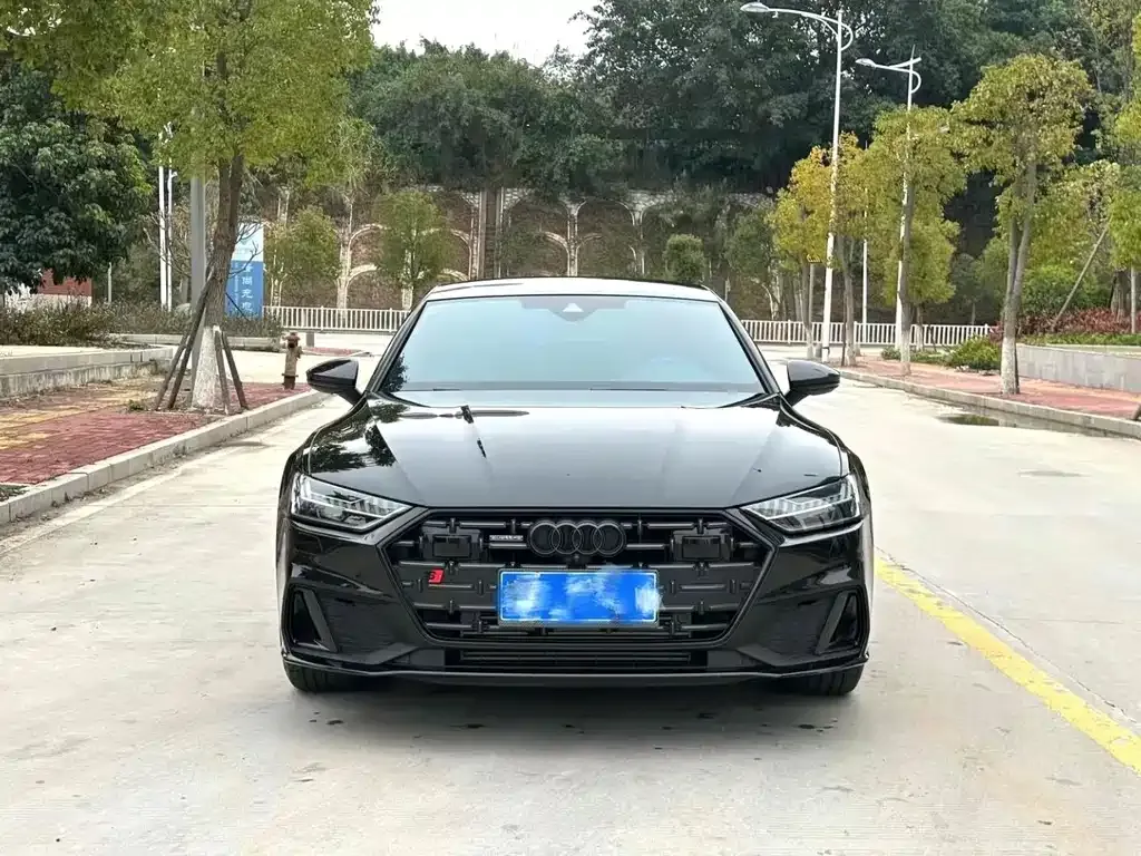 Audi A7L 2024 из CN, фото 9