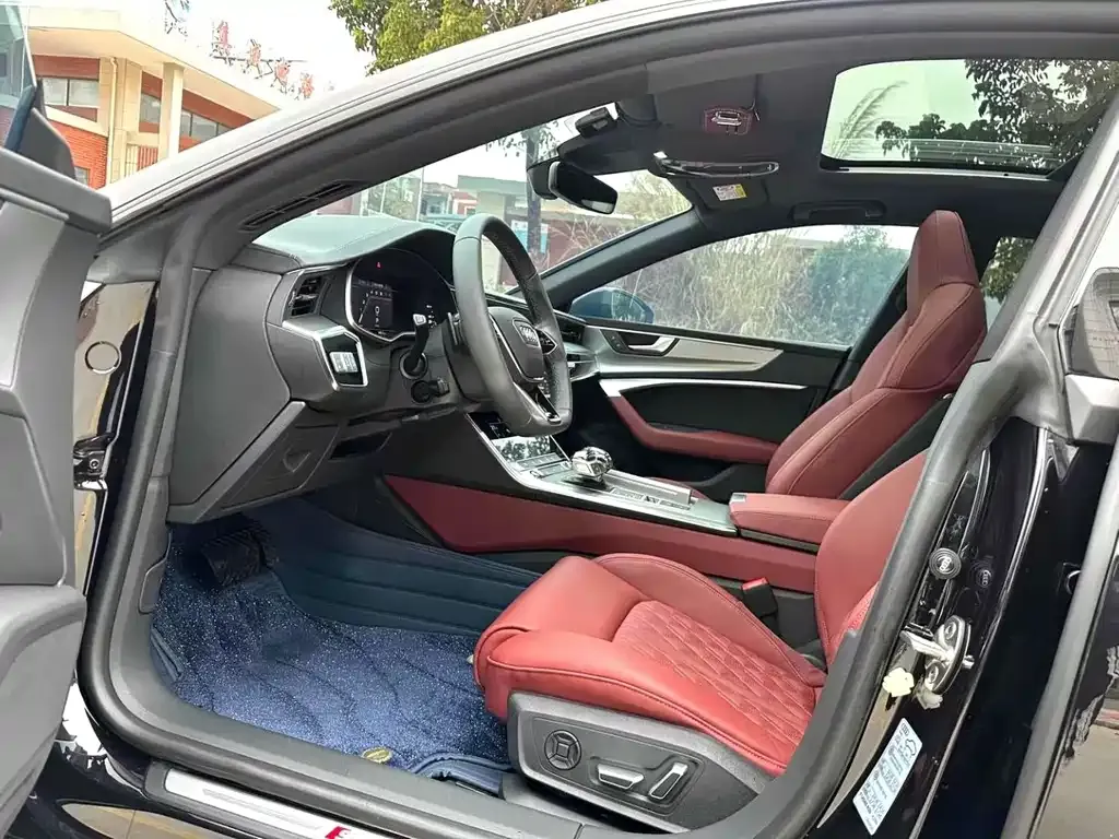 Audi A7L 2024 из CN, фото 4