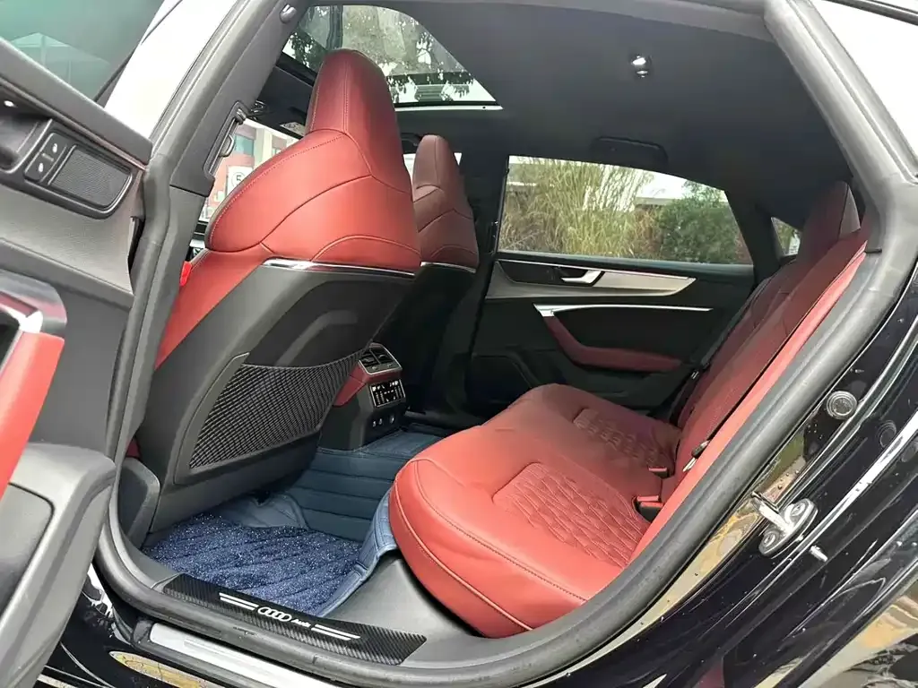 Audi A7L 2024 из CN, фото 2