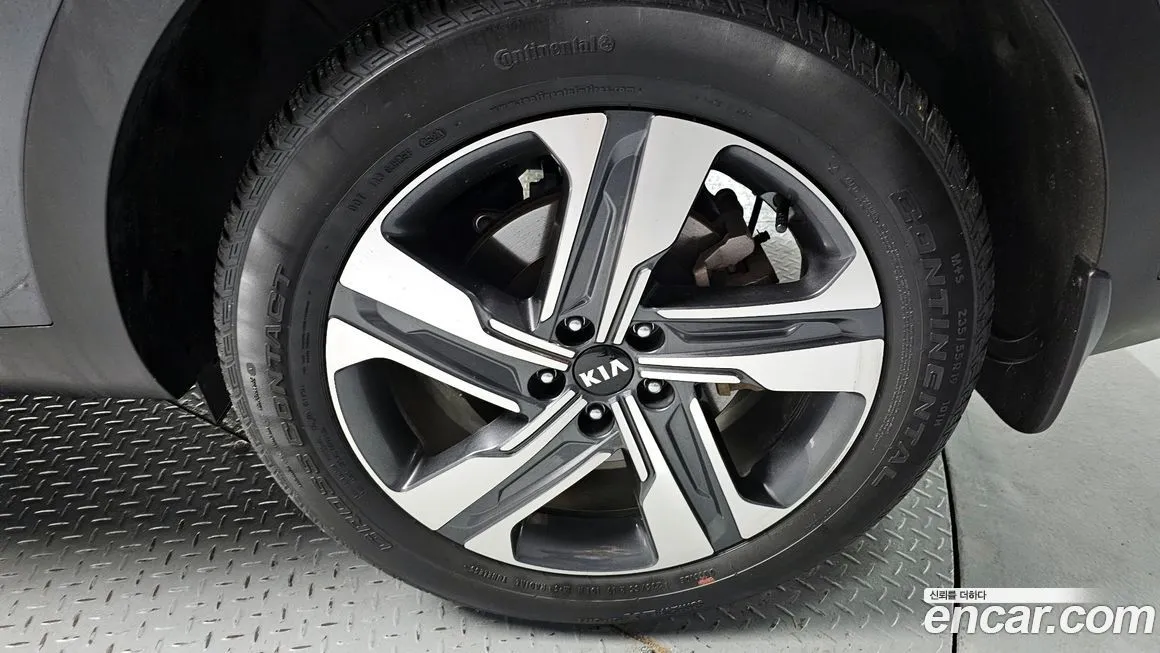Kia Sorento — фото 9