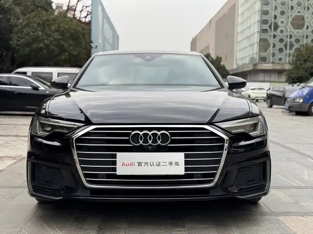 Audi A6L — фото 1