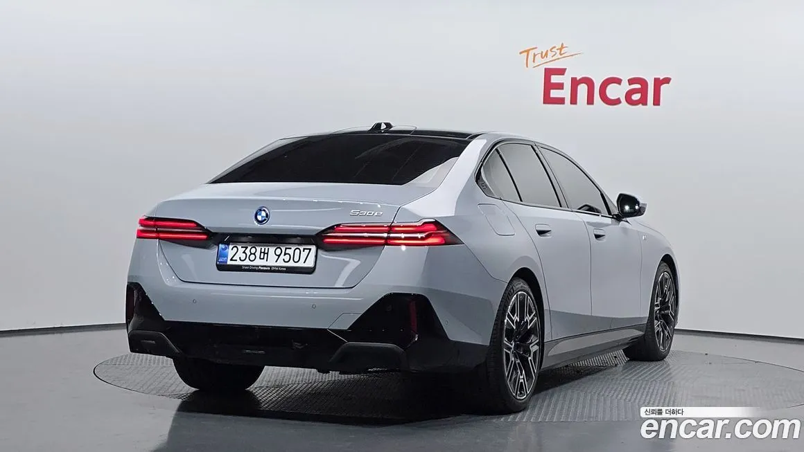 BMW 5-Series 2025 из KR, фото 8