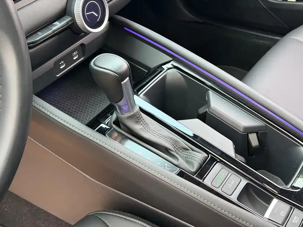 Honda Accord — фото 6