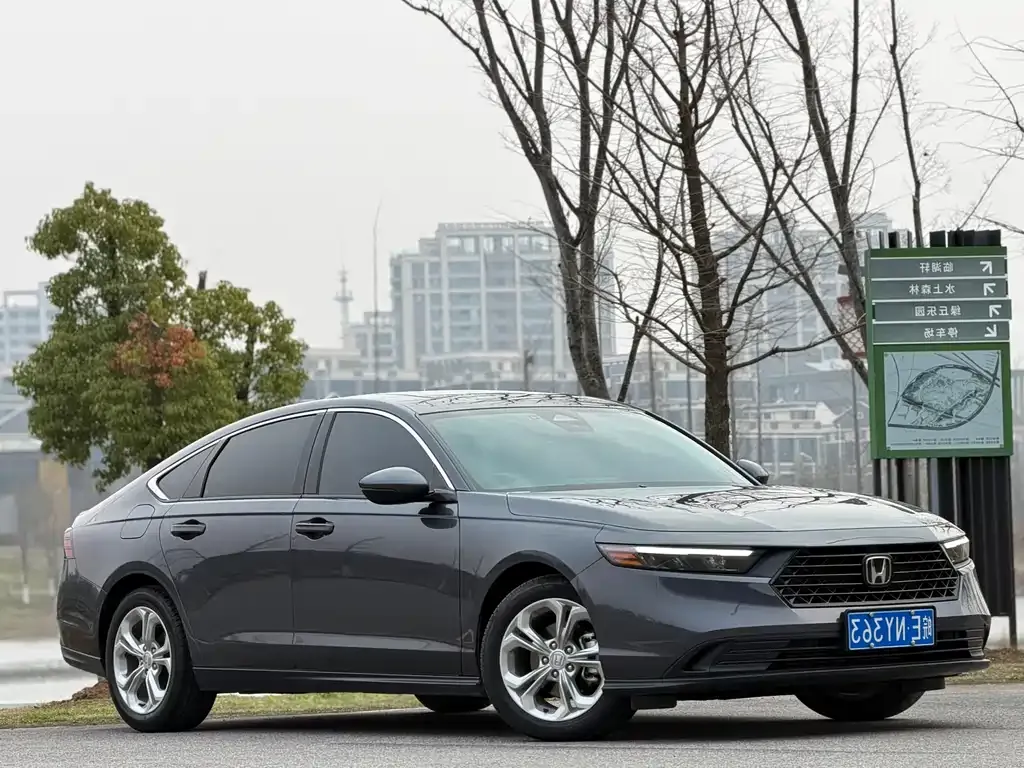 Honda Accord — фото 10