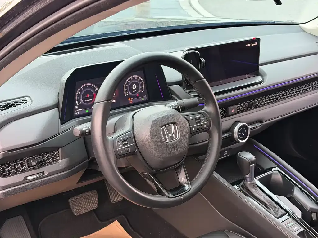 Honda Accord — фото 9