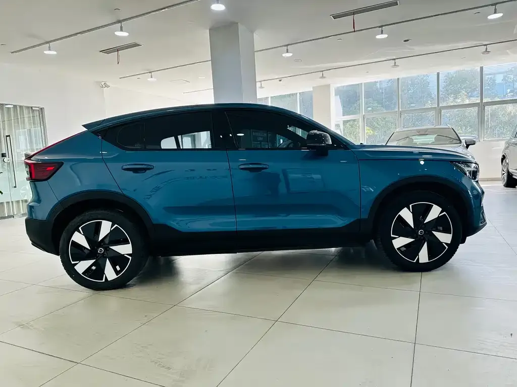Volvo C40 — фото 4