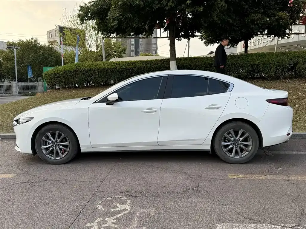 Mazda 3 Axela 2023 из CN, фото 3