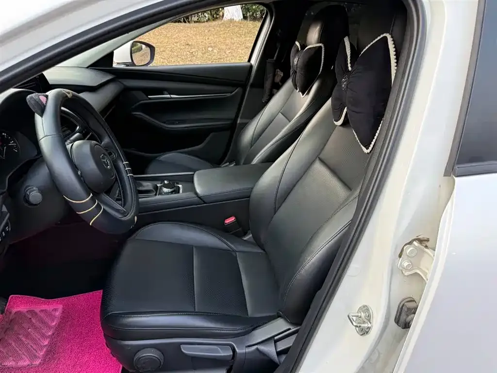 Mazda 3 Axela 2023 из CN, фото 8