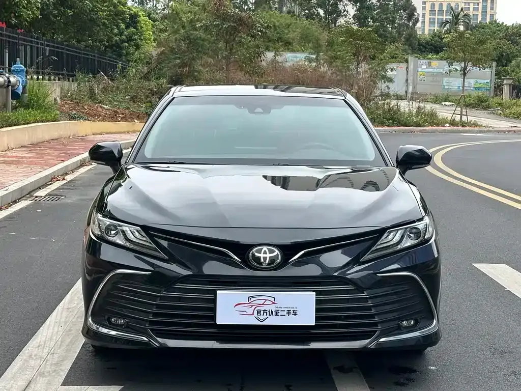 Toyota Camry — фото 3