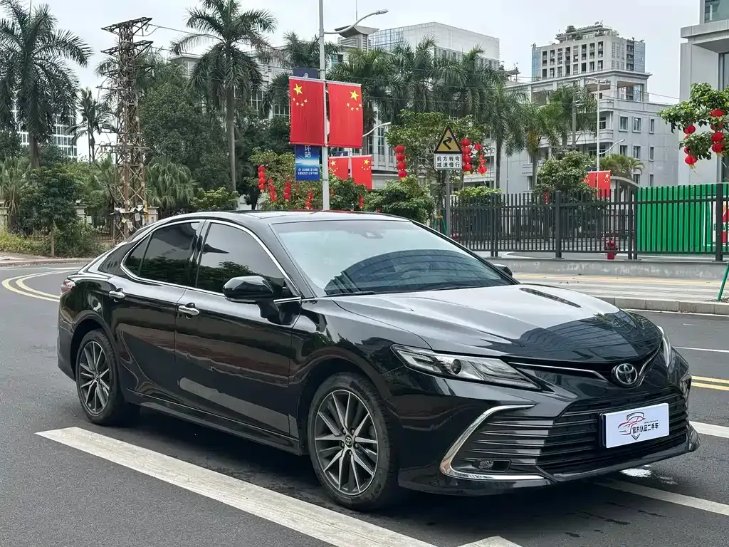 Toyota Camry — фото 7