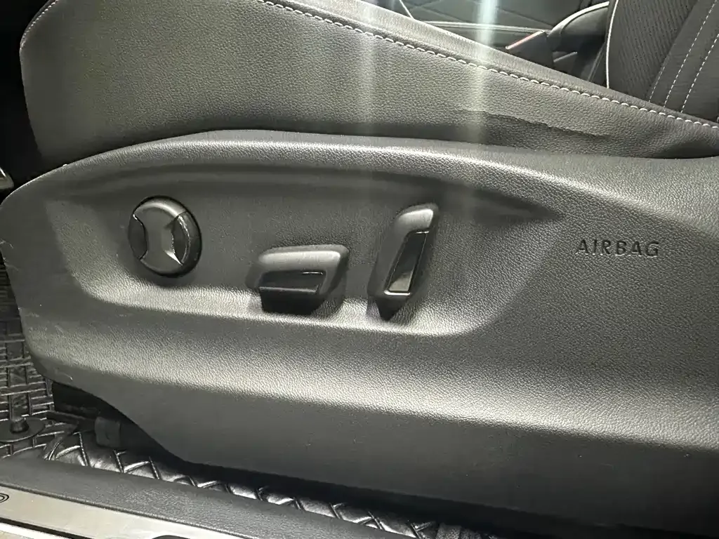 Volkswagen Tiguan L 2022 из CN, фото 9