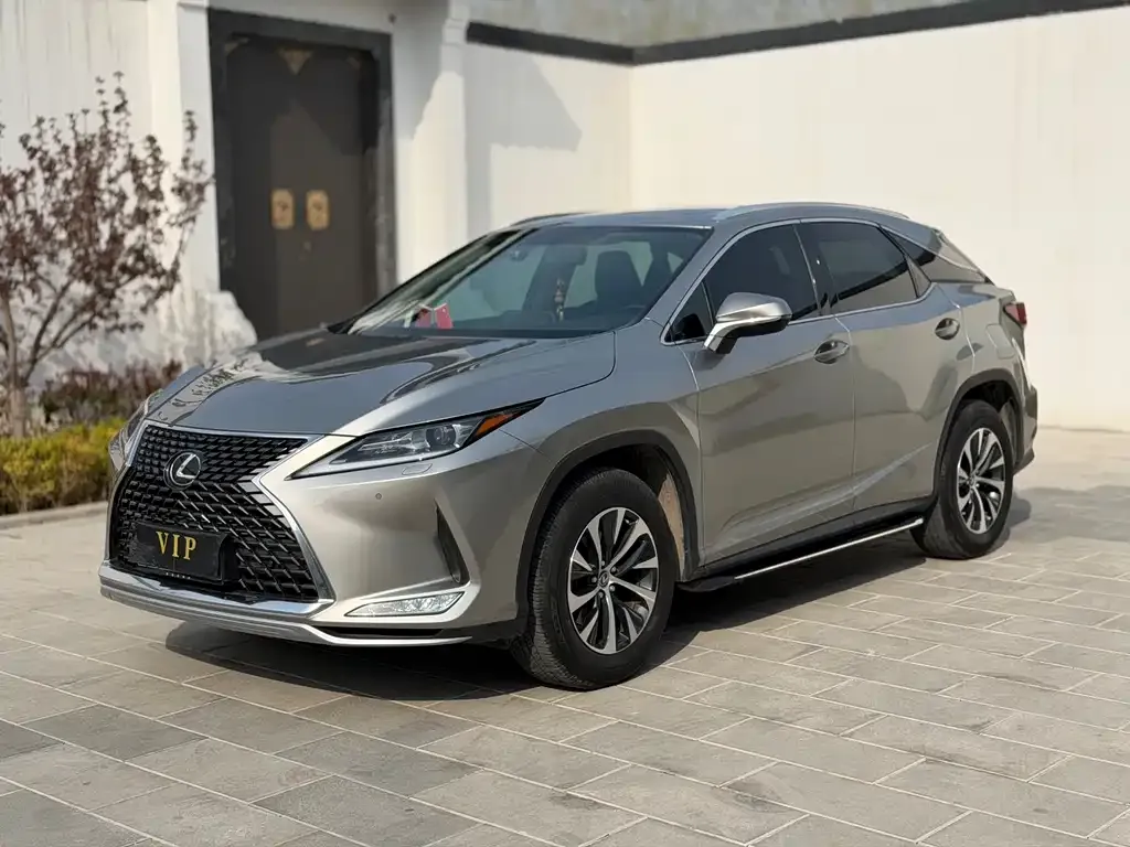 Lexus RX — фото 1