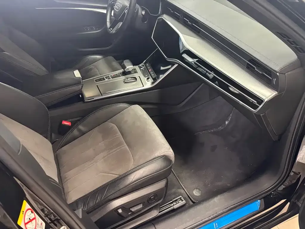 Audi A6L — фото 8