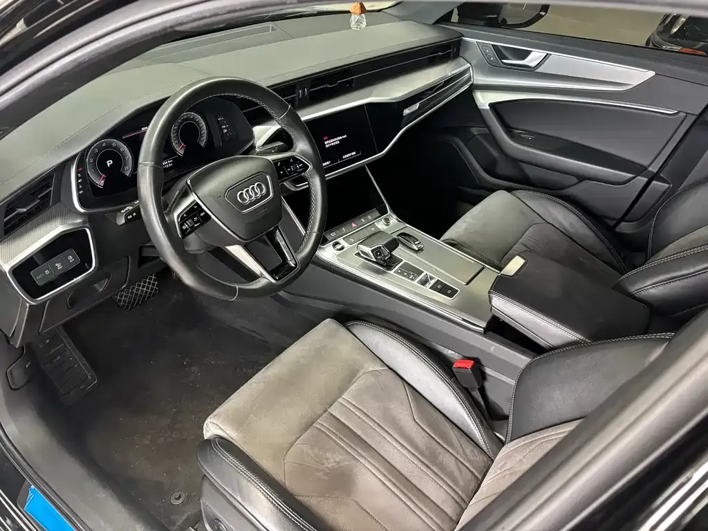 Audi A6L — фото 10