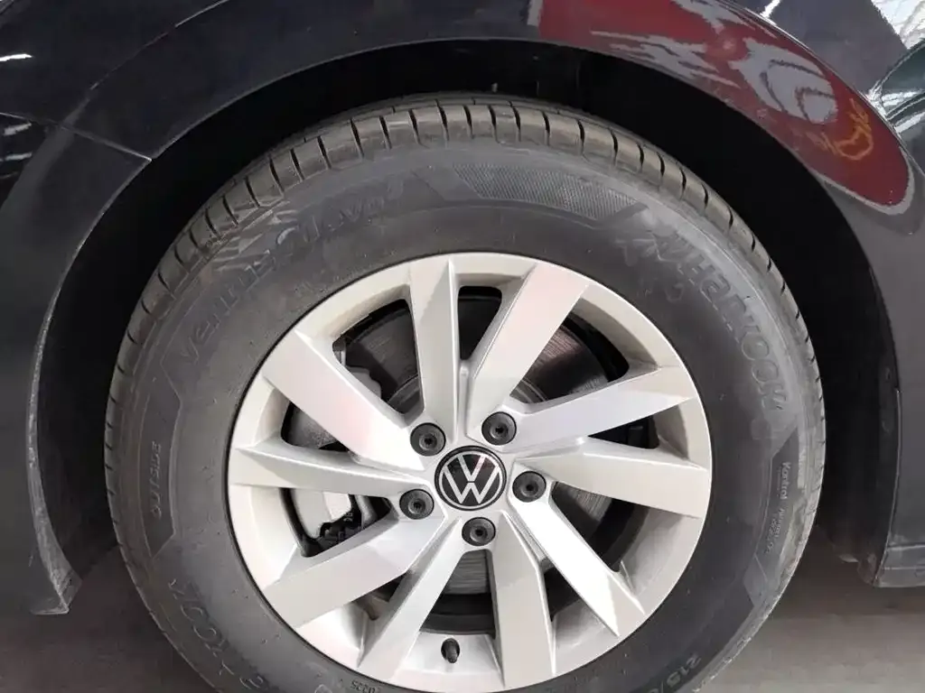 Volkswagen Passat New Energy — фото 9