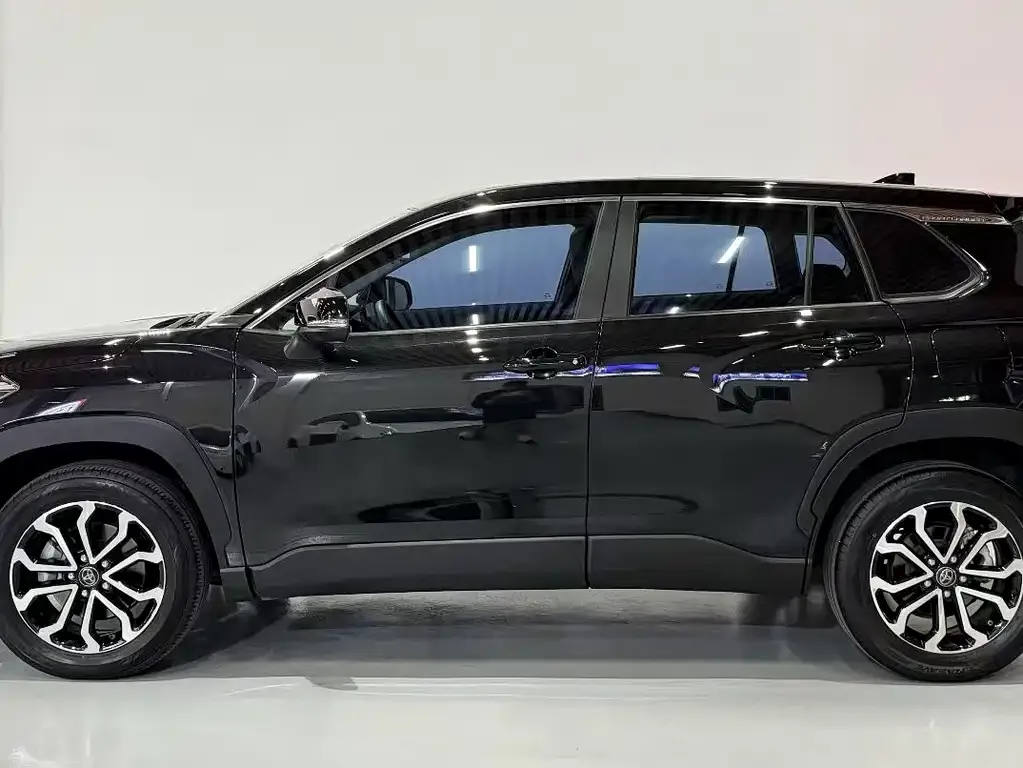 Toyota Frontlander 2023 из CN, фото 2