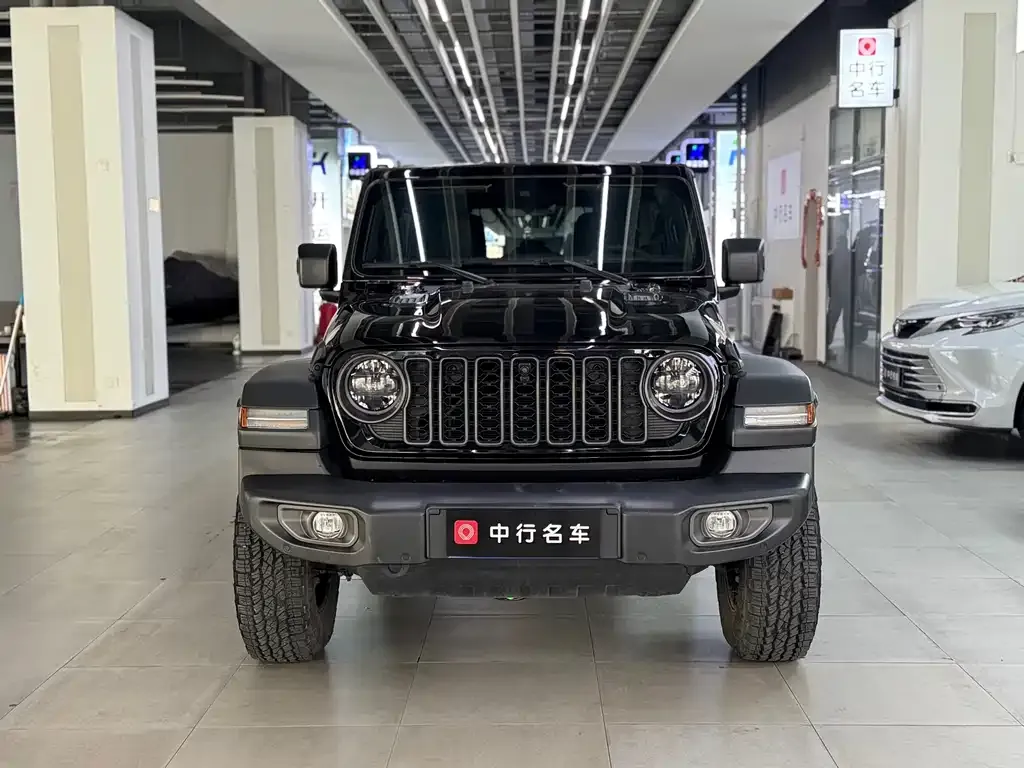 Jeep Wrangler 2023 из CN, фото 1