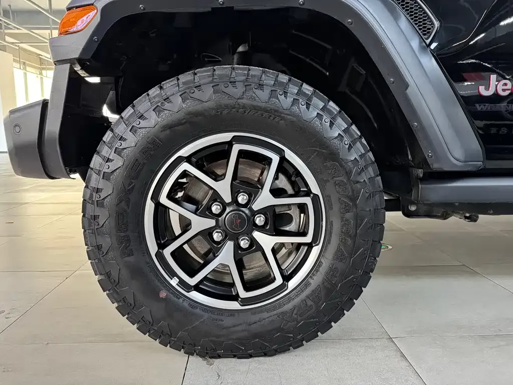 Jeep Wrangler 2023 из CN, фото 9