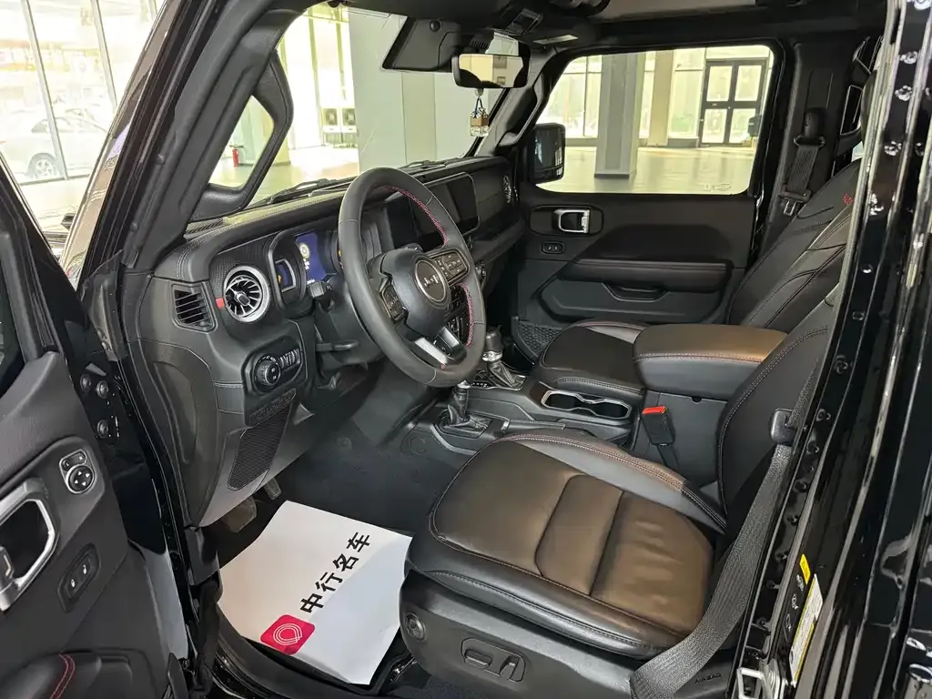 Jeep Wrangler 2023 из CN, фото 10
