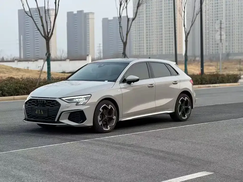Audi A3 — фото 1