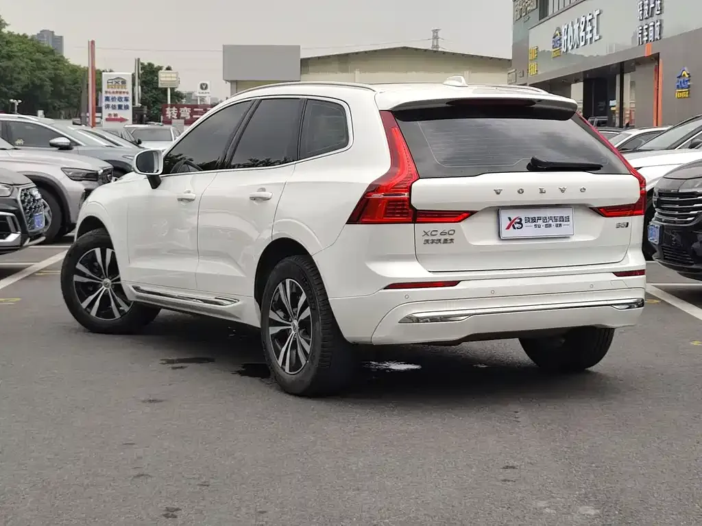 Volvo XC60 2023 из CN, фото 7