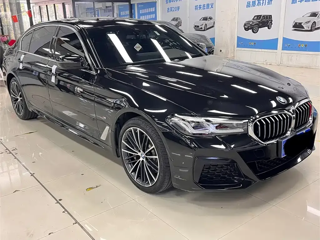 BMW 5 Series — фото 1