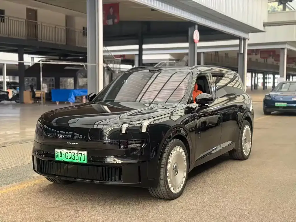 Lynk & Co 900 2025 из CN, фото 1