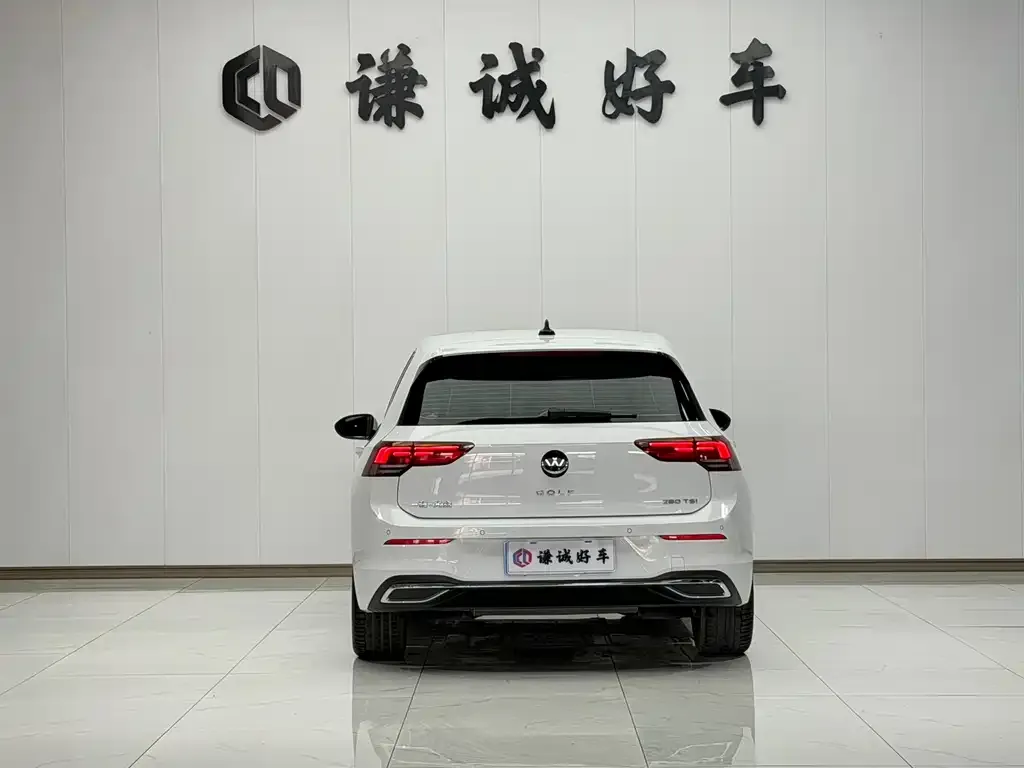 Volkswagen Golf 2021 из CN, фото 2
