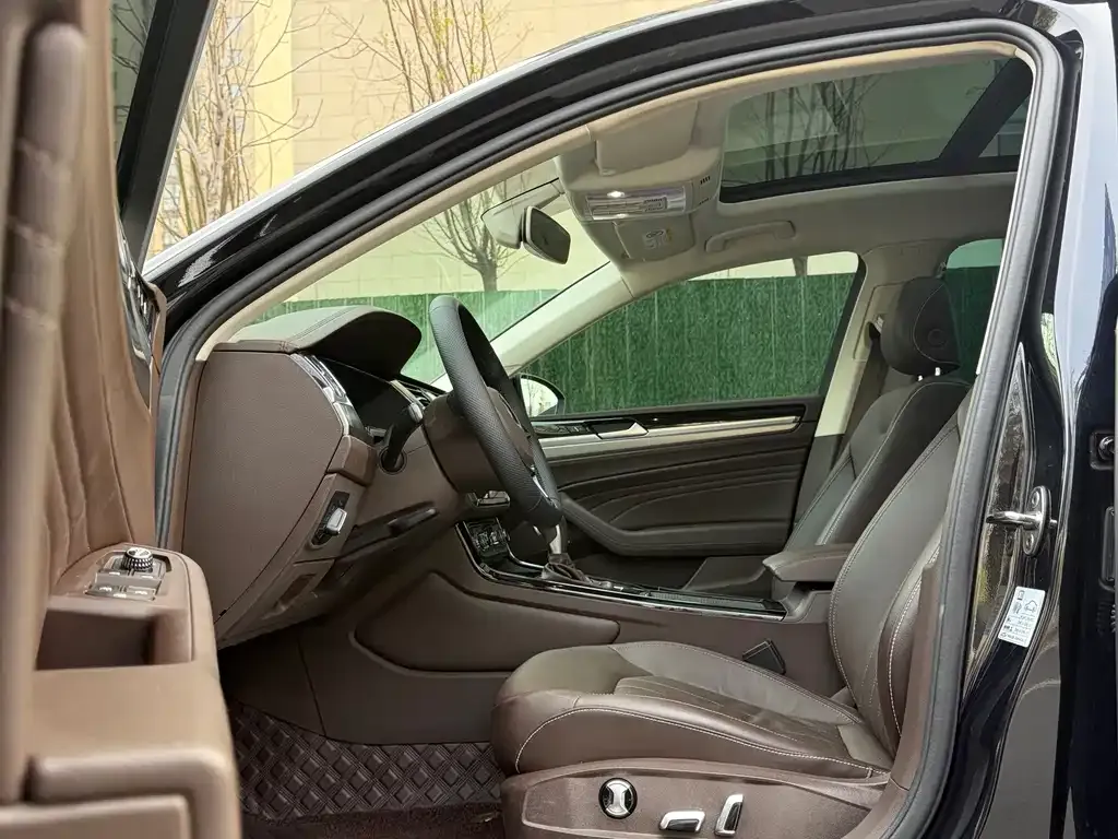 Volkswagen Phideon 2021 из CN, фото 5