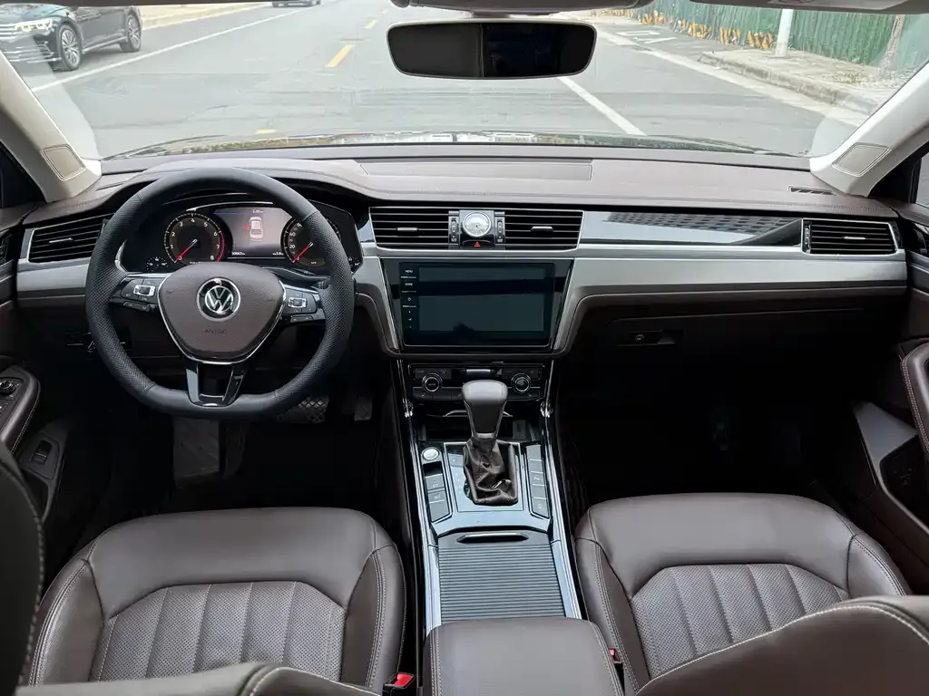 Volkswagen Phideon 2021 из CN, фото 2