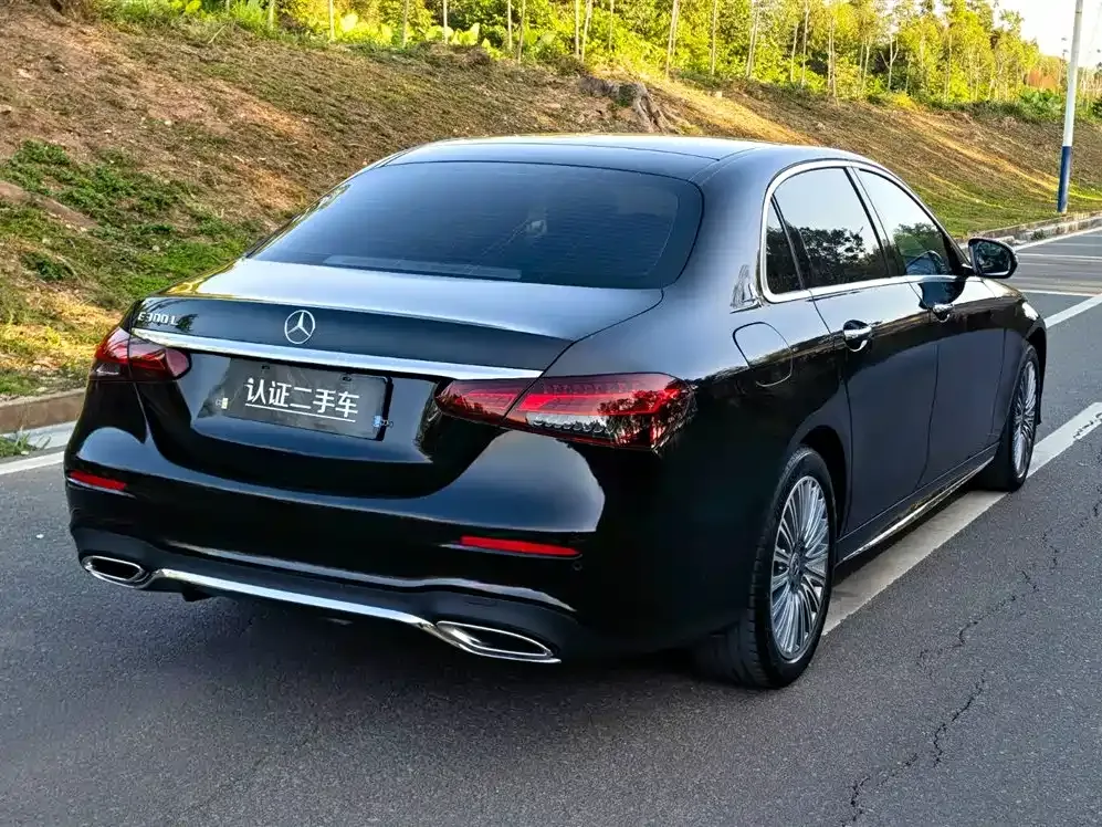 Mercedes-Benz E-Class — фото 8