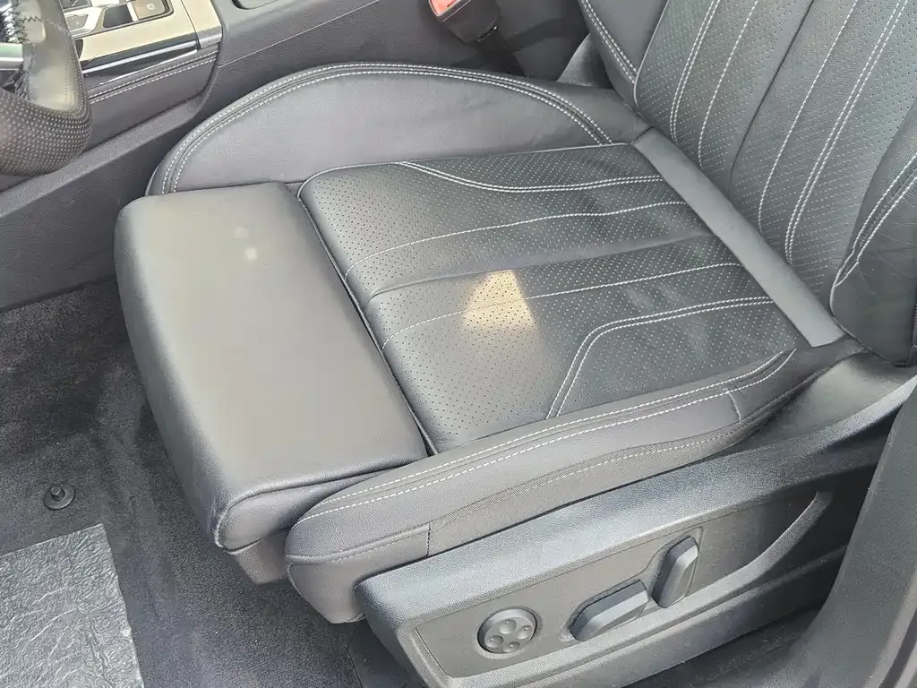 Audi Q5L 2023 из CN, фото 5